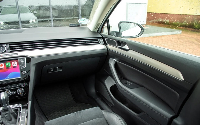 Volkswagen Passat cena 59900 przebieg: 329300, rok produkcji 2015 z Łódź małe 781